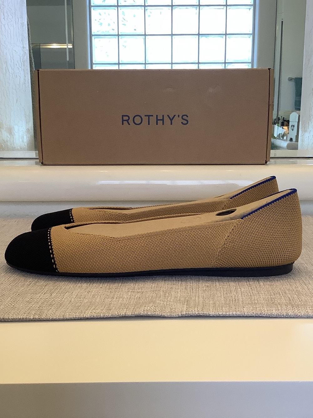 Rothy's Two-Tone Tan and Black Cap-Toe Ballet Flats, size 8 - Picture 4 of 10